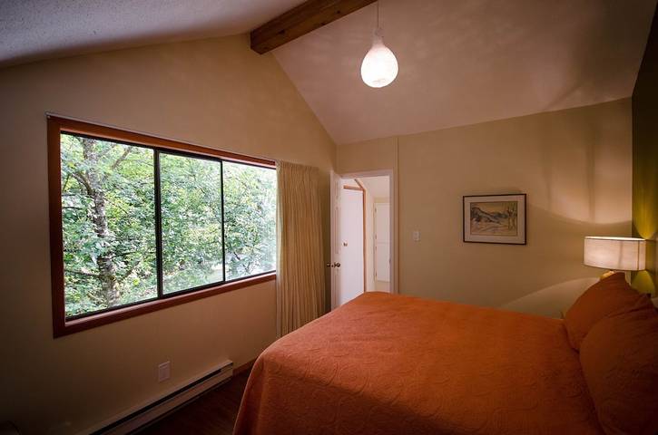 Vacation rental for 4 people, with balcony in Canada