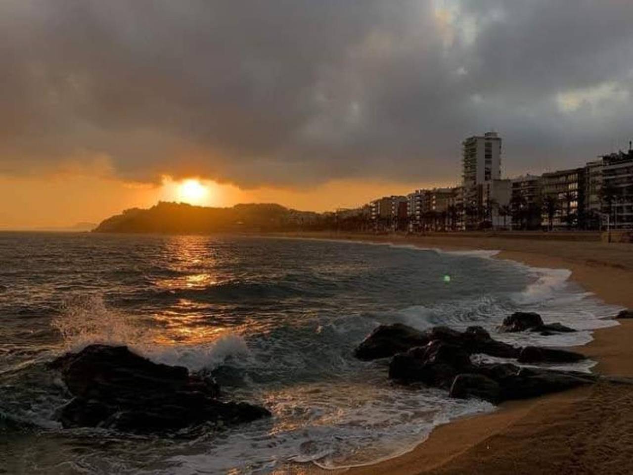 Ganze Wohnung, Apartment am Strand in Lloret de Mar, 1 Schlafzimmer für 2-4 Personen in Central Lloret de Mar, Lloret de Mar