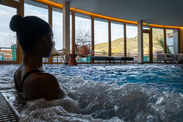 Hôtel pour 4 personnes, avec balcon et jardin ainsi que jacuzzi et sauna, adapté aux familles dans Villars-sur-Ollon - 2
