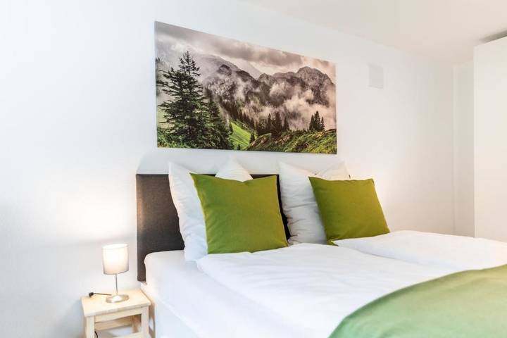 Ferienwohnung für 8 Personen, mit Balkon und Terrasse sowie Garten und Ausblick in Hohenschwangau
