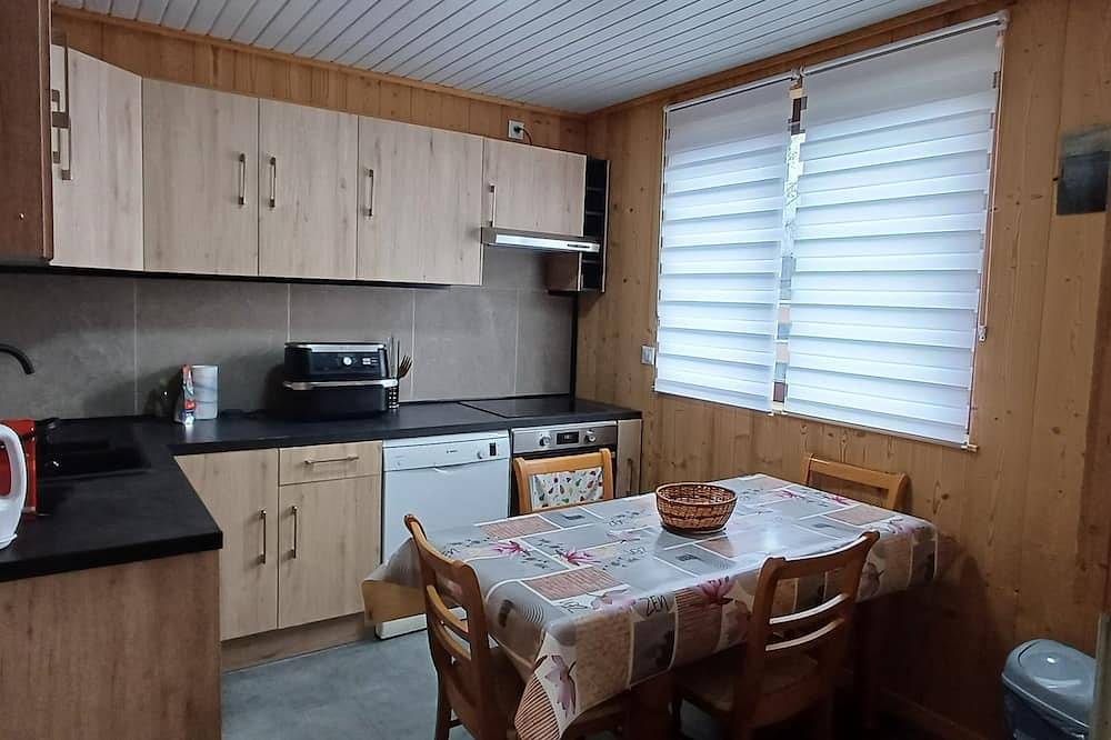 Entire apartment, 4-Person Apartment Sallanches Haute Savoie in Sallanches, Pays du Mont-Blanc