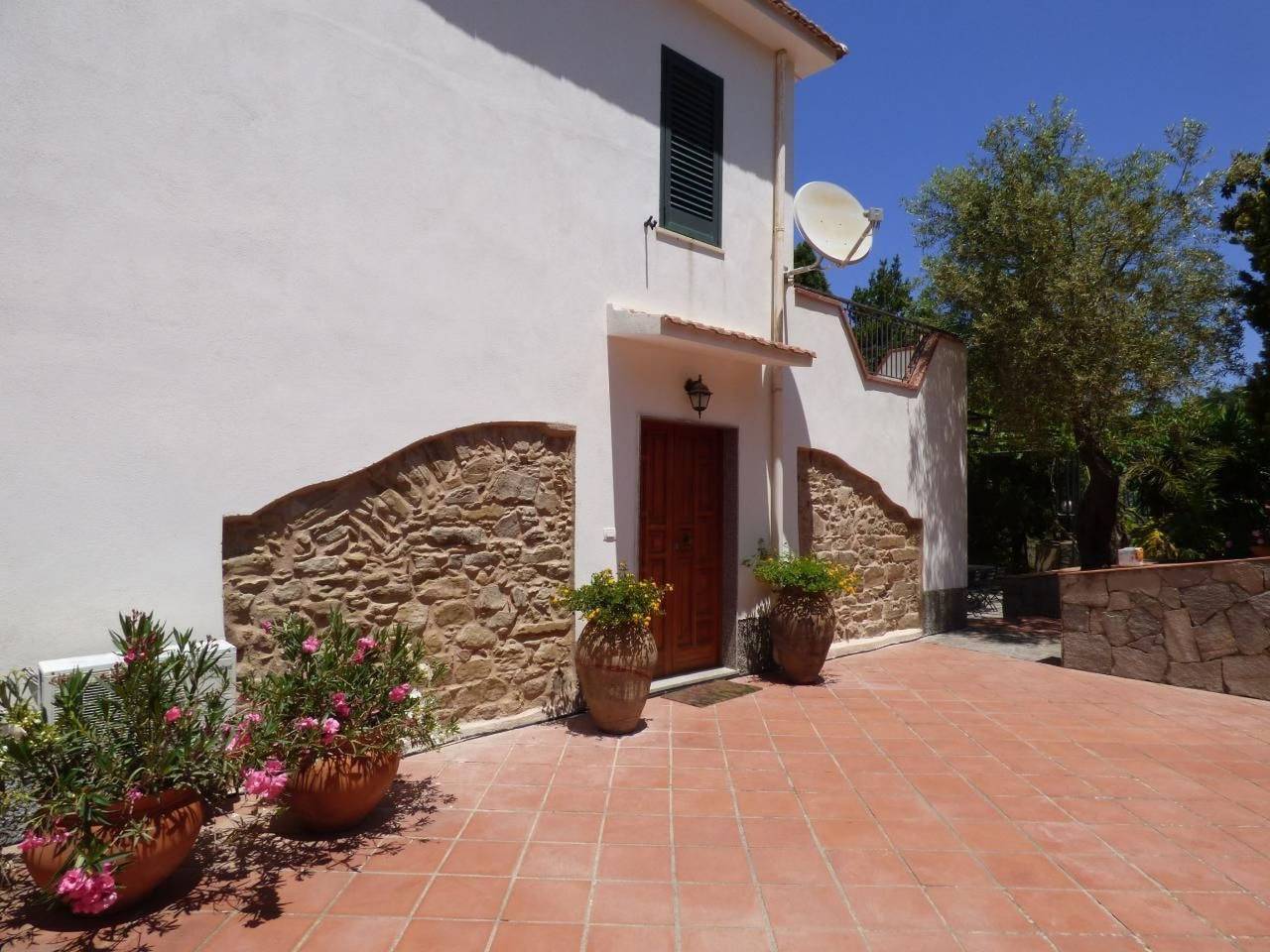 Landhaus mit Blick auf die Äolischen Inseln in Patti, Messina Provinz