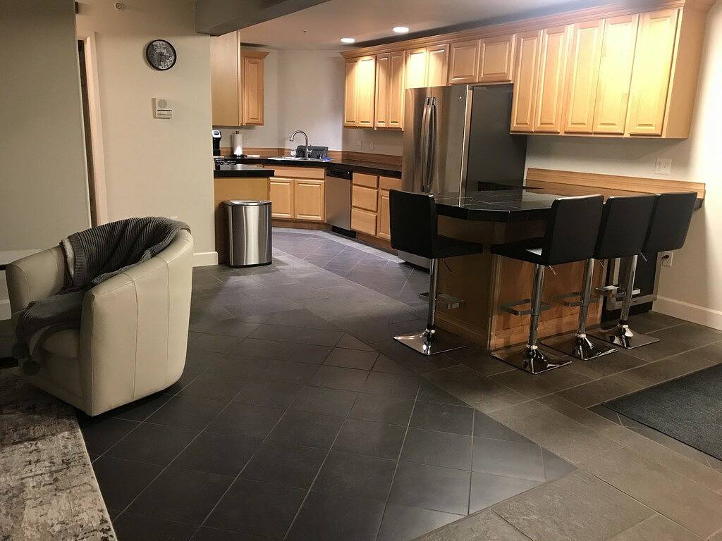 Ganze Wohnung, Downtown Condo Close To Alyeska Ski Resort in Girdwood, Anchorage