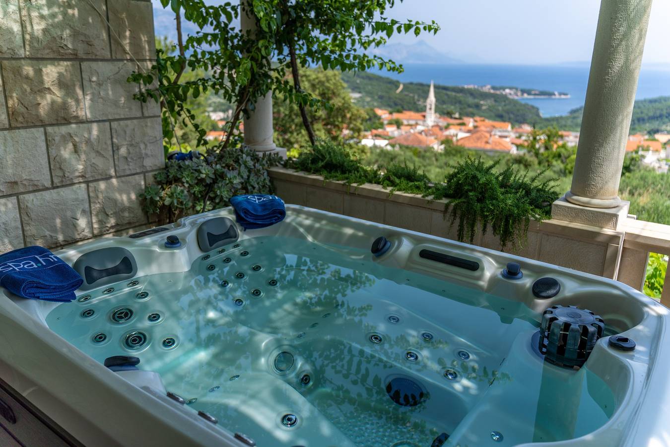 Ferienhaus für 6 Personen mit Meerblick in Selca, Povlija, Selca und Sumartin