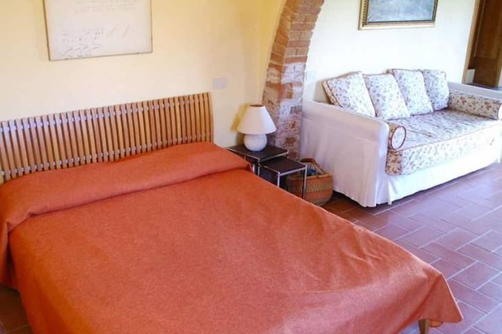 Podere Torre, residenza indipendente con 3 appartamenti. AC in Palaia, Pisa e dintorni