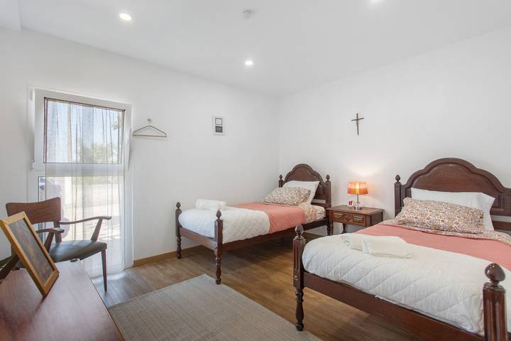 Gîte pour 2 personnes, avec bassin pour enfant et jardin dans Ourém