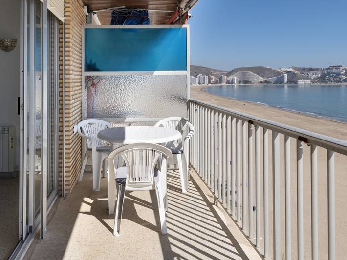 Ganze Wohnung, Geräumiges Strandapartment in Cullera, 3 Schlafzimmer, Nahe Geschäfte in Platja de Sant Antoni (Cullera), Cullera