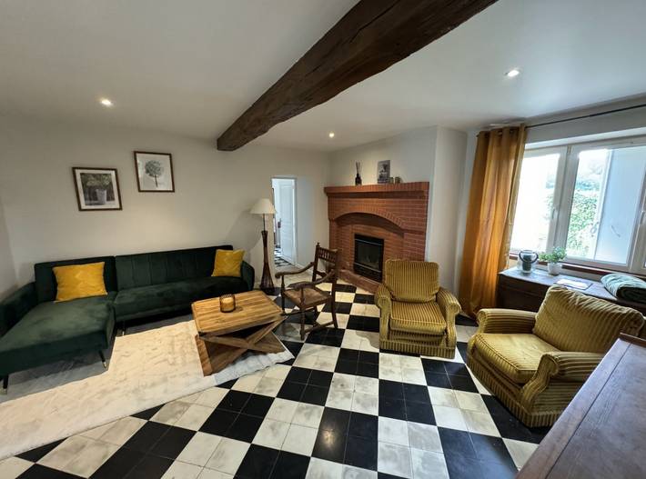 Gîte pour 6 personnes, avec terrasse et jardin
