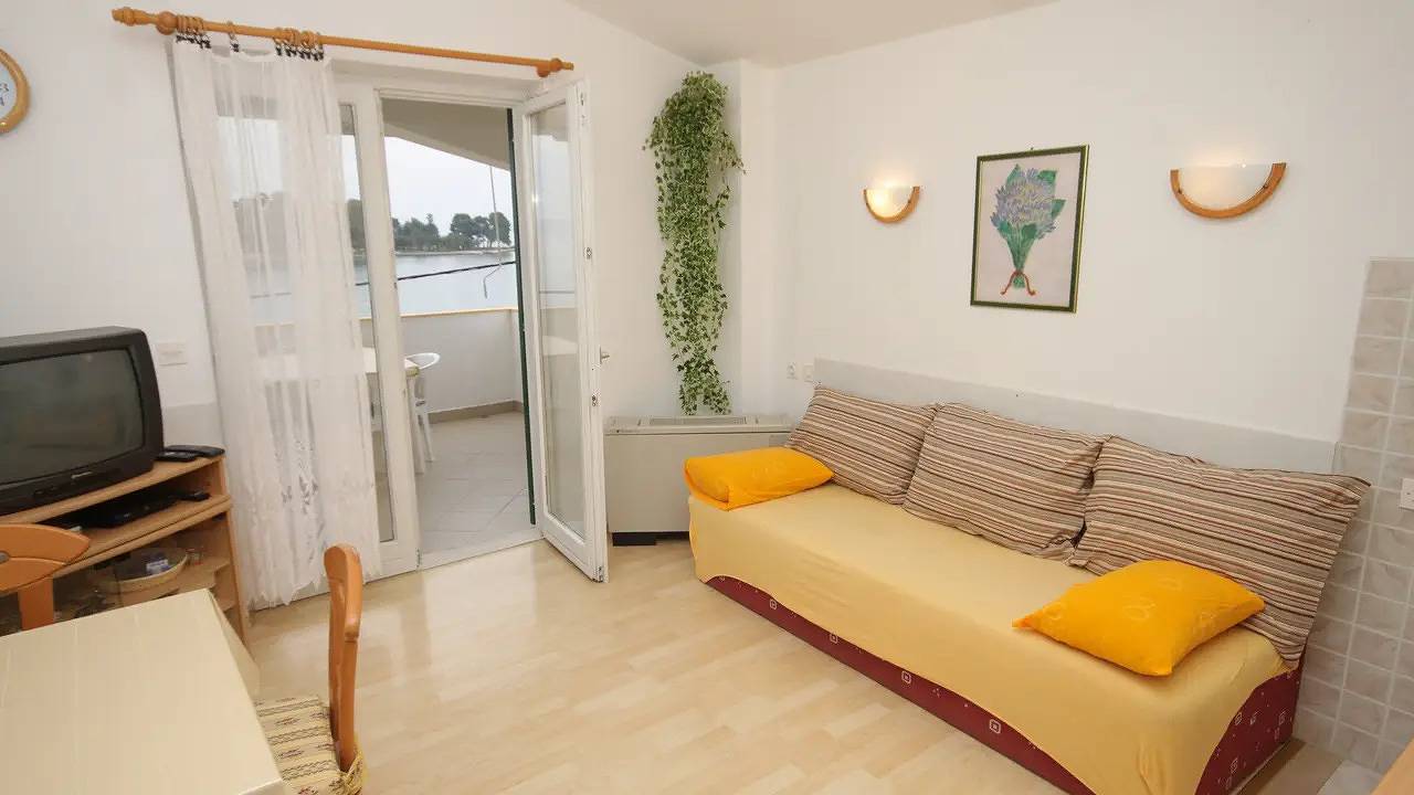 Ganze Ferienwohnung, Ferienwohnung für 3 Personen (30 m²) in Preko in Plaža Jaz, Poljana