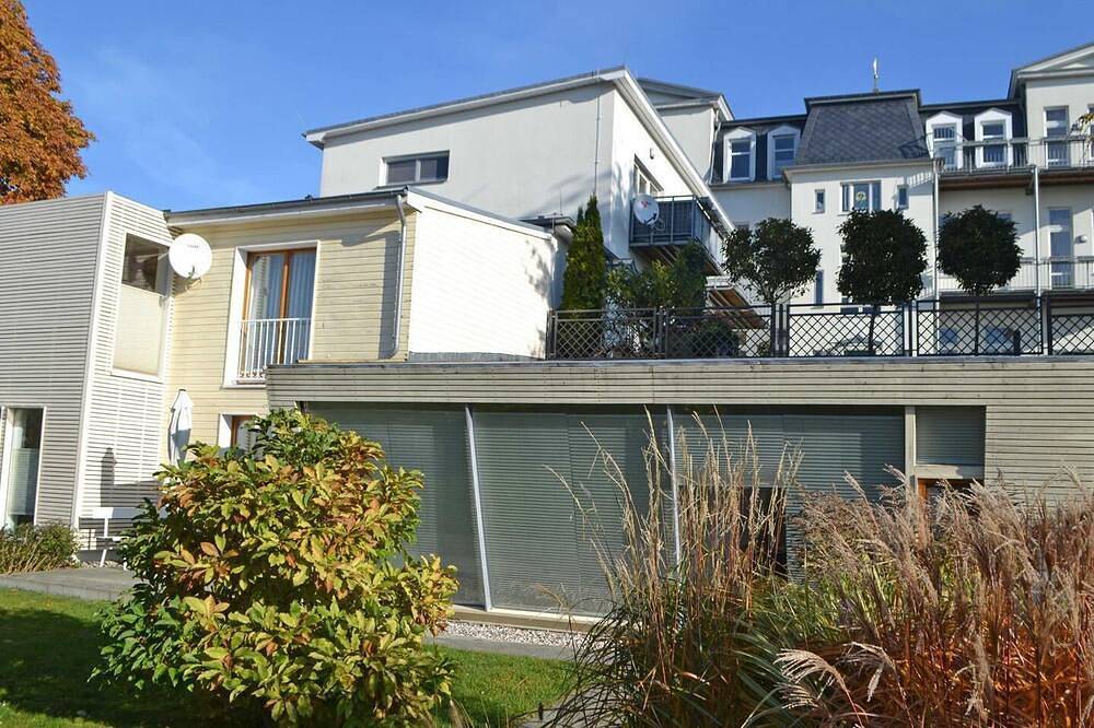 Entire apartment, Quiet vacation apartment in Ahlbeck with garden & Wlan - only 400 m to the beach in Drei Kaiserbäder, Heringsdorf