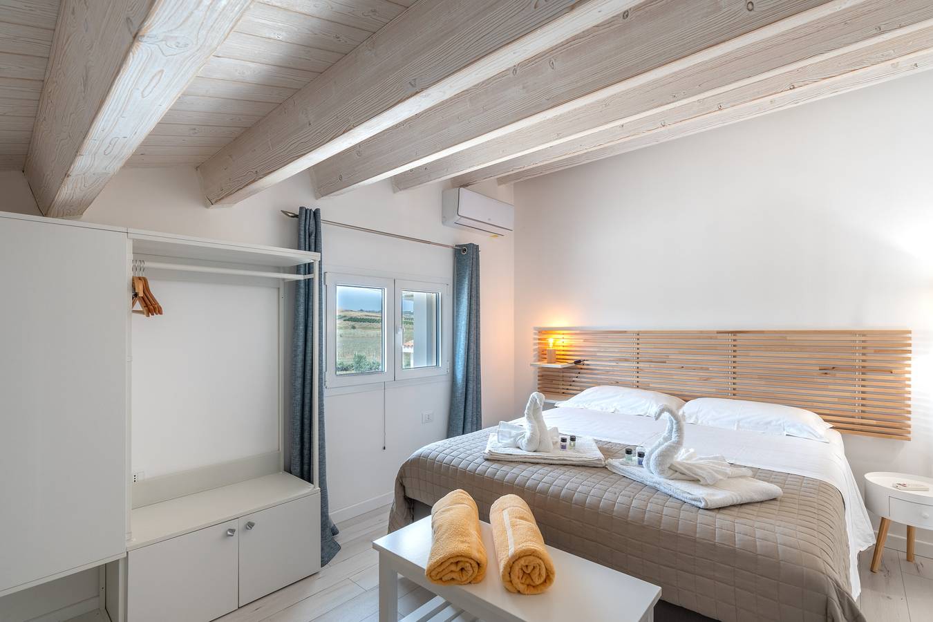 Casa de férias 'Villa Gioberta, Bertolino' com piscina partilhada, acesso Wi-Fi e ar condicionado in Contrada Fiori, Agrigento (província)