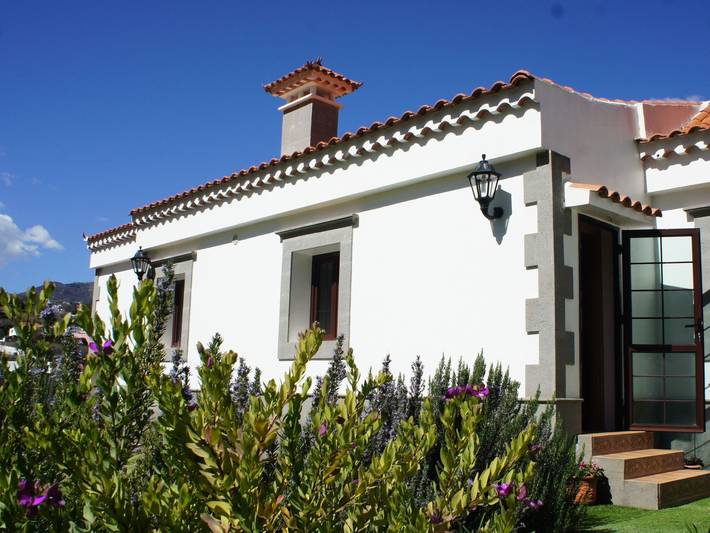 Casa rural para 8 personas, con terraza además de jardín y piscina en Vega de San Mateo