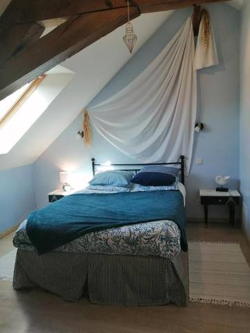 Gîte pour 8 personnes, avec terrasse et piscine à Marigné-Peuton