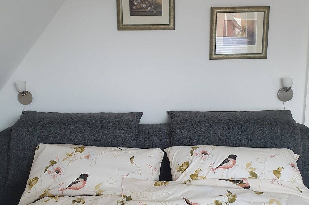 Ganze Wohnung, Ruhige Ferienwohnung mit Kamin, Balkon, 3 Personen,  Reha und Waldnähe in Mölln, Kreis Herzogtum Lauenburg