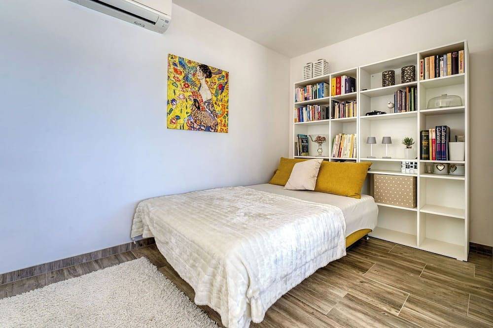 Wunderbares alleinstehendes Ferienhaus mit privatem Pool, Klimaanlage,  W-Lan, Tv und Terrasse in Kršan, Ostküste Istrien