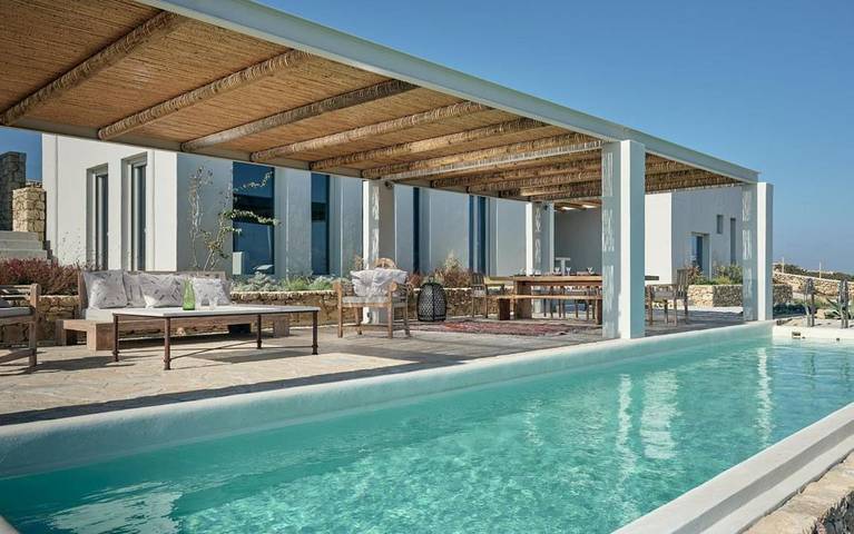 Location de vacances pour 14 personnes, avec Balcon et Jacuzzi ainsi que Terrasse et Piscine dans Koufonisia - 2