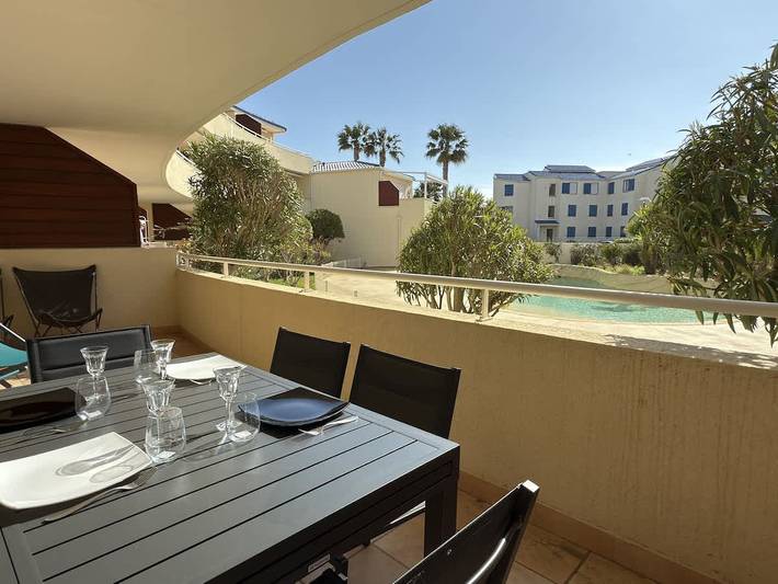 Apartamento de vacaciones para 4 personas, con piscina y balcón/terraza - 1