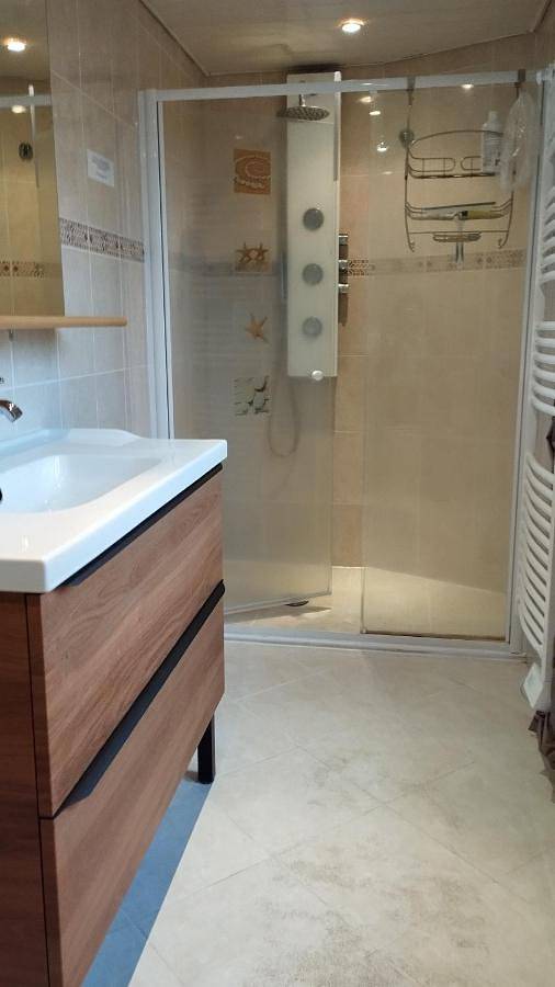 Triple Room with Shared Bathroom in Boissy-le-Châtel, Seine-et-Marne