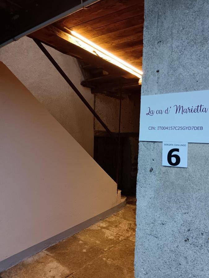 Gîte pour 6 personnes, avec vue et terrasse, animaux acceptés à Paesana - 2