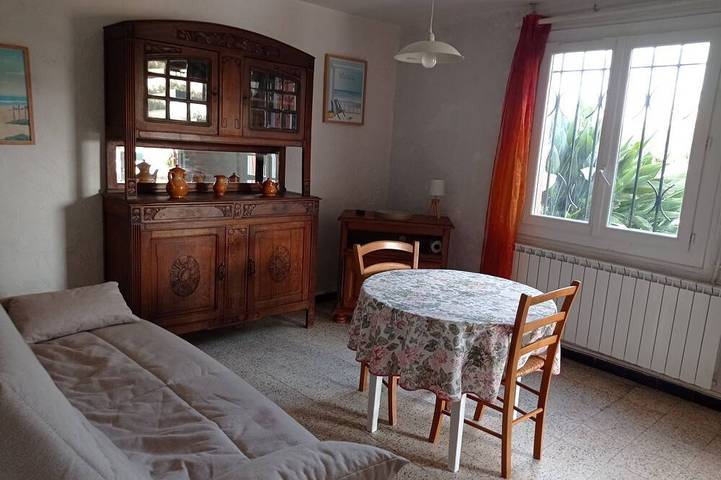 Entire apartment, Between hill and sea - swimming pool, nature and warm welcome in La Farlède, Mediterranean Coast (France)