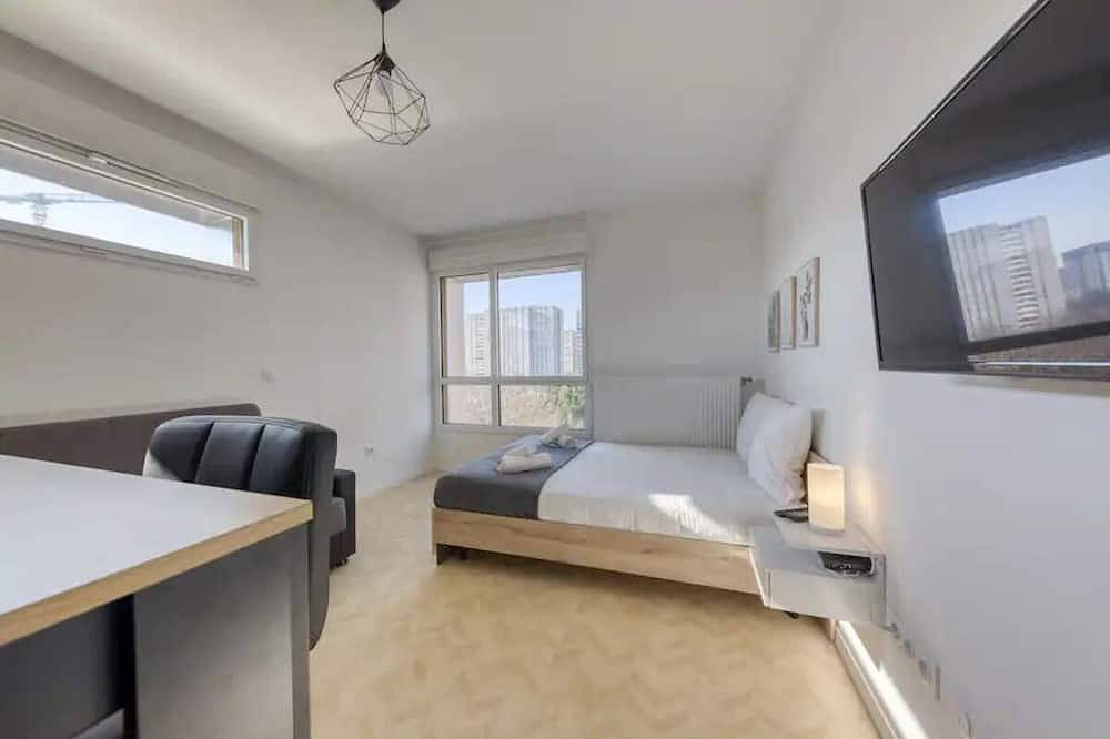 Entire apartment, Studio Pablo à 4 min du Métro 5 et du Tram 2 ! Proche Paris, Idéal Pour un duo in Bobigny, Seine-Saint-Denis