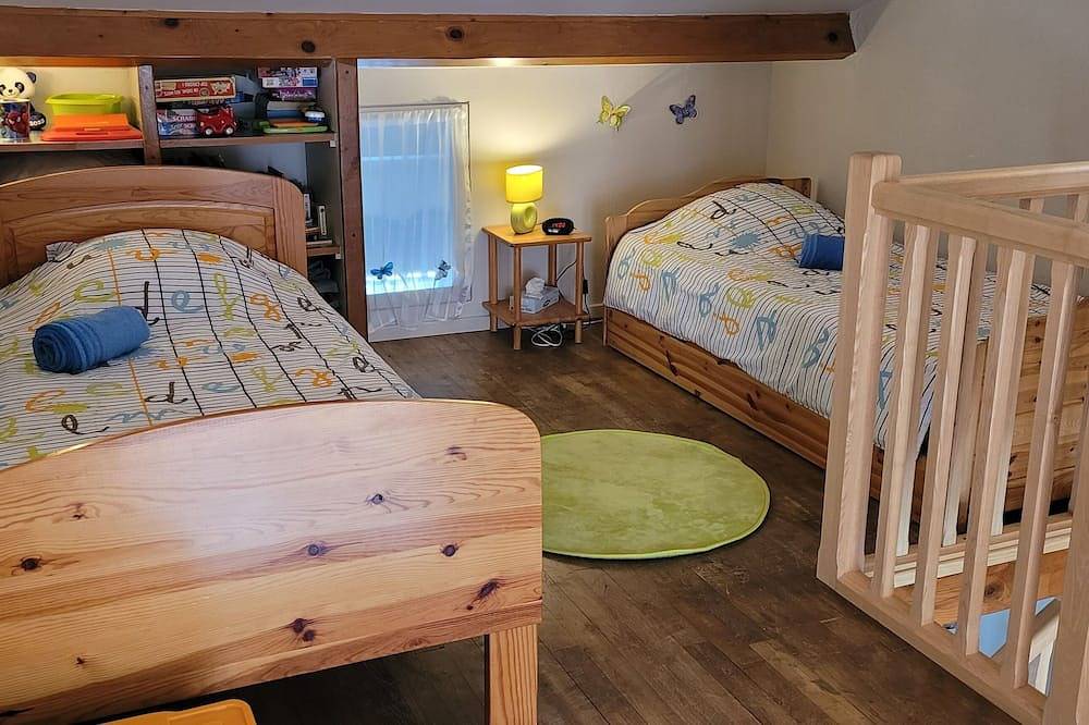 Beautiful air-conditioned 3-star gîte in the heart of Vogüé Village in Vogüé, Ardèche