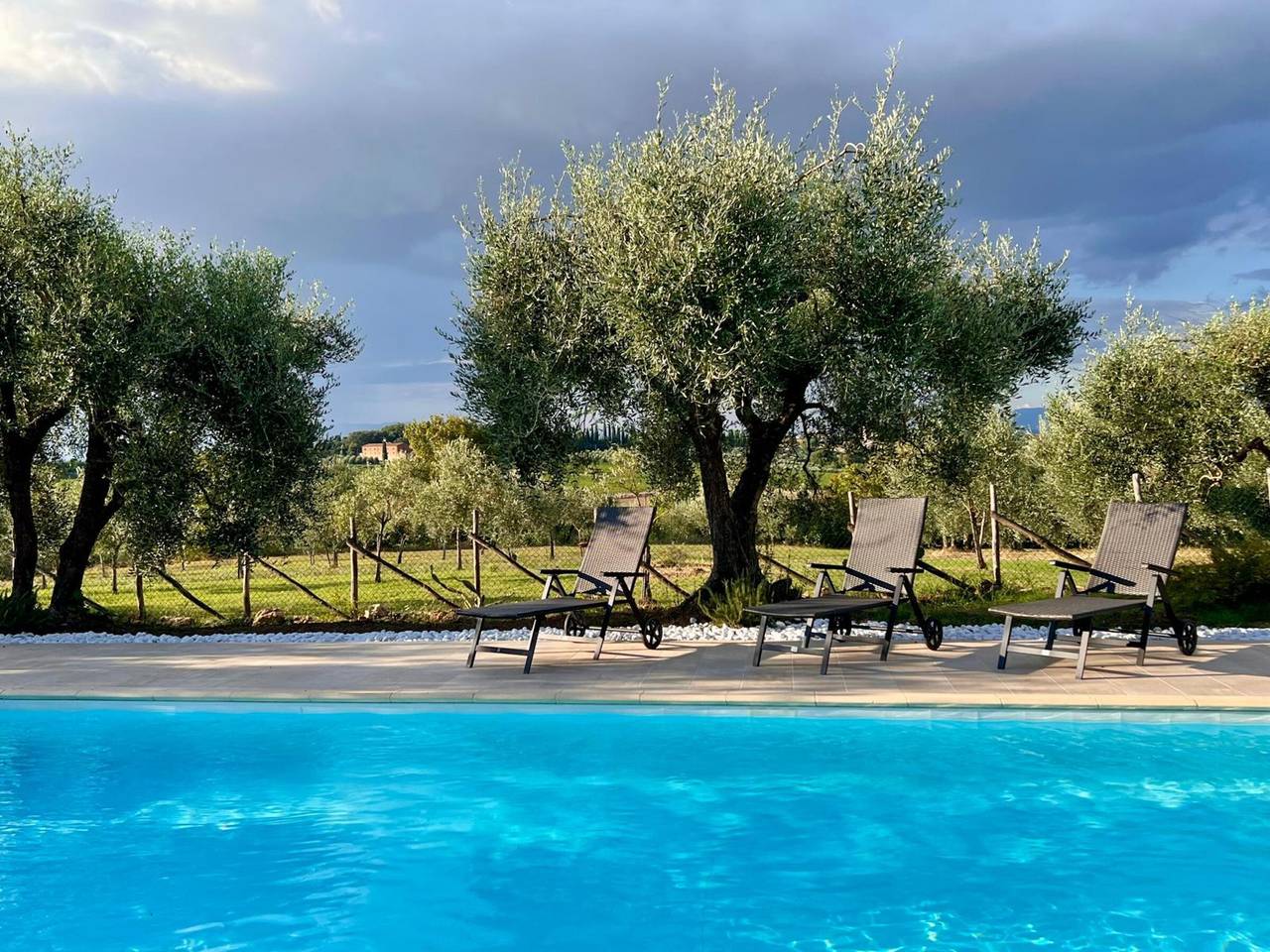 Entire apartment, Agriturismo Santa Luce – 'Lavanda' Apartment with Shared Pool, Private Garden and Wi-Fi in Foiano della Chiana, Arezzo Province