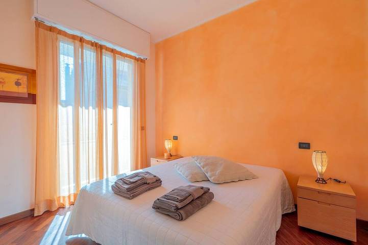 Appartamento intero, Splendido trilocale vista mare in Albenga, Riviera di Ponente
