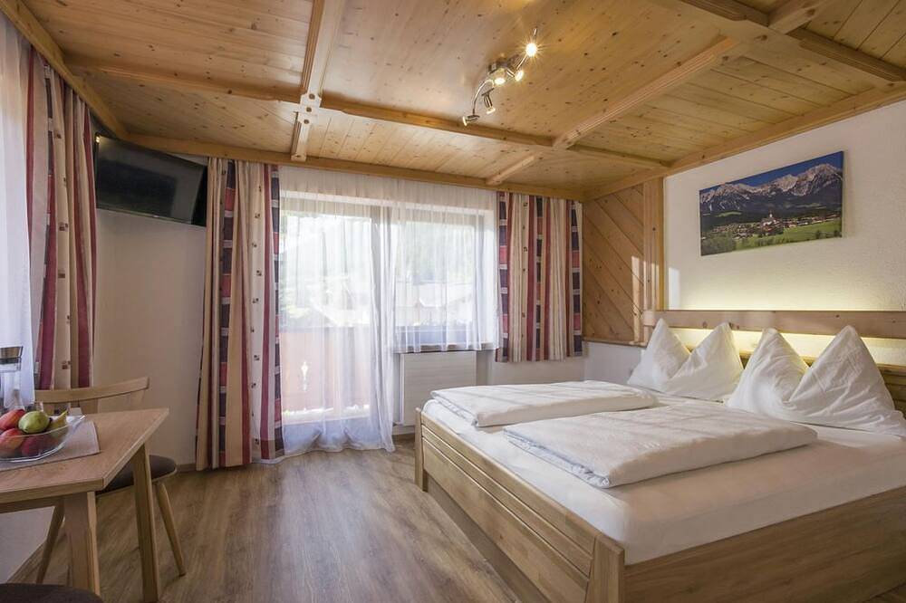 Dreibettzimmer mit Dusche, Wc - Pension Obinghof in Söll, Kaisergebirge