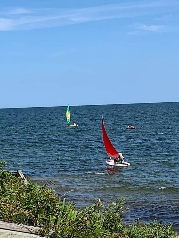 Ganze Wohnung, Neu erbaute Waterfront Condo, Privatstrand am Nantucket Sound in Dennis Port, Dennis