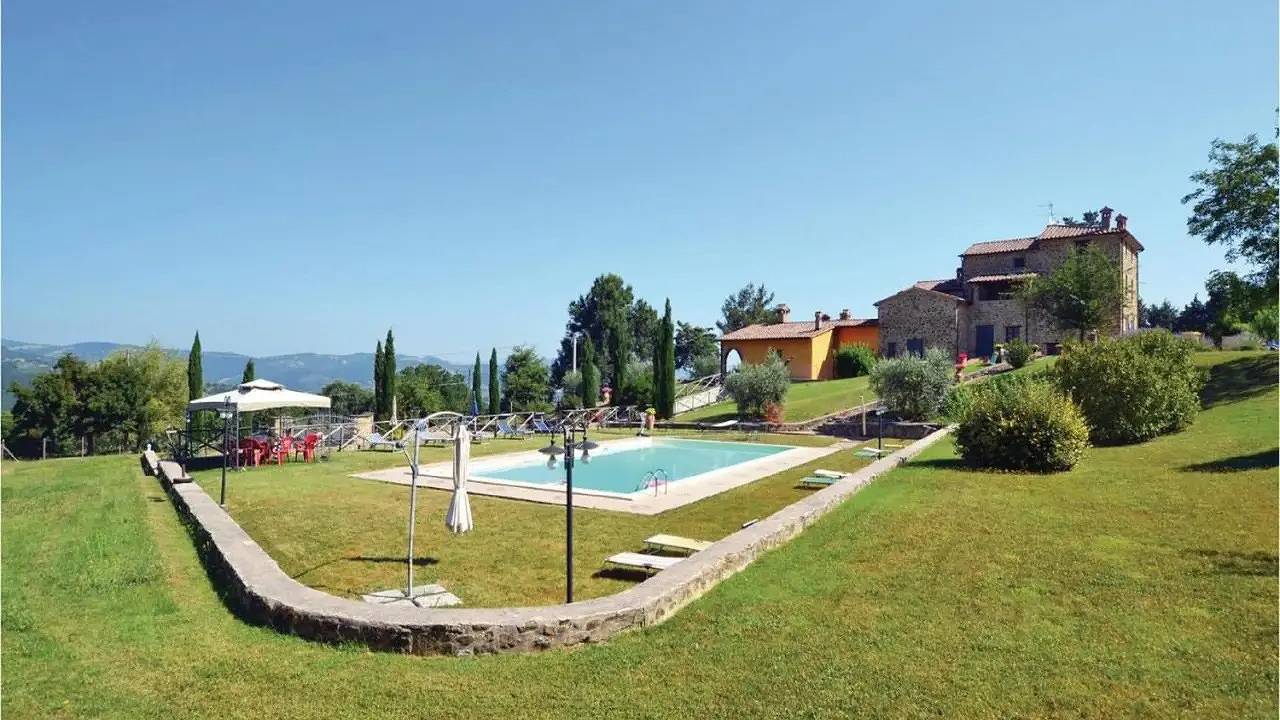 Casa de vacaciones para 31 personas con piscina in Città di Castello, Valtiberina
