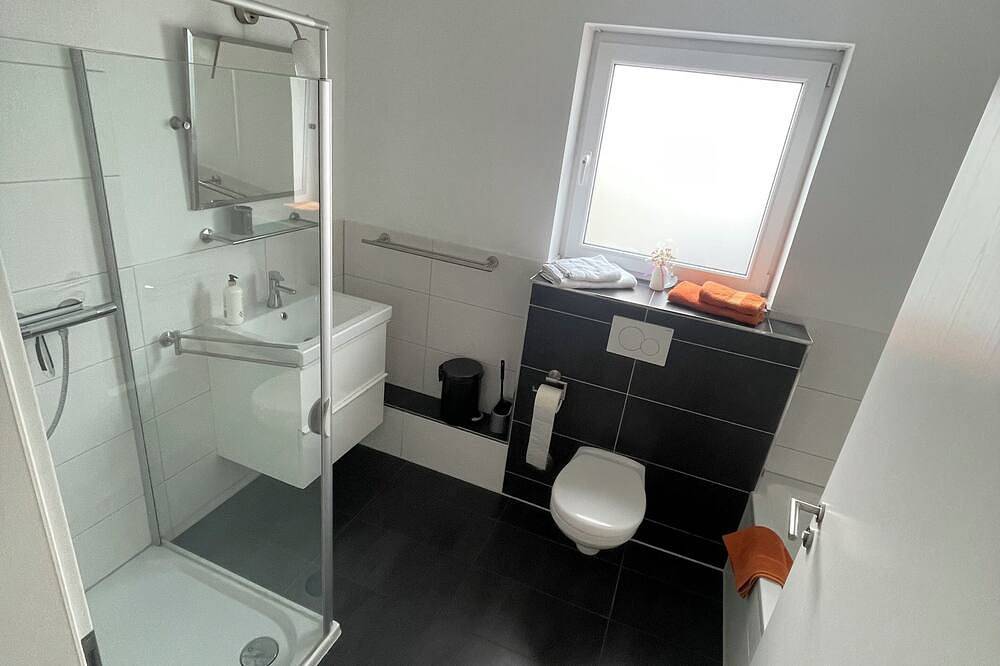 Ganze Wohnung, Ferienwohnung Mosel- und Burgblick, Koblenz-Dieblich in Dieblich, Osteifel