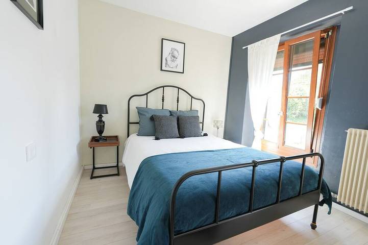 Gîte pour 8 personnes, avec jacuzzi ainsi que jardin et piscine dans Valambray - 3