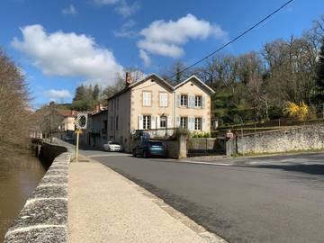 Cottage pour 6 personnes, avec jardin et vue, animaux acceptés à Confolens