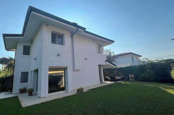 Ferienhaus für 5 Personen, mit Garten und Balkon in Forte dei Marmi