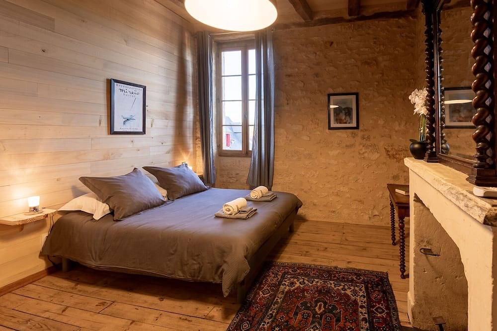 Voormalige pastorie gerenoveerd 4/6 pers. voorzien van airconditioning op 4 km van het historische centrum van Sarlat in Sarlat-la-Canéda, Périgord Noir