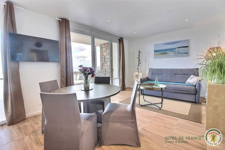 Gîte für 2 Personen, mit Terrasse in Perros-Guirec - 4