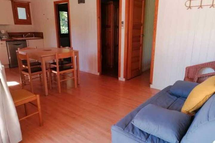Chalet voor 4 personen, met zwembad in Noves
