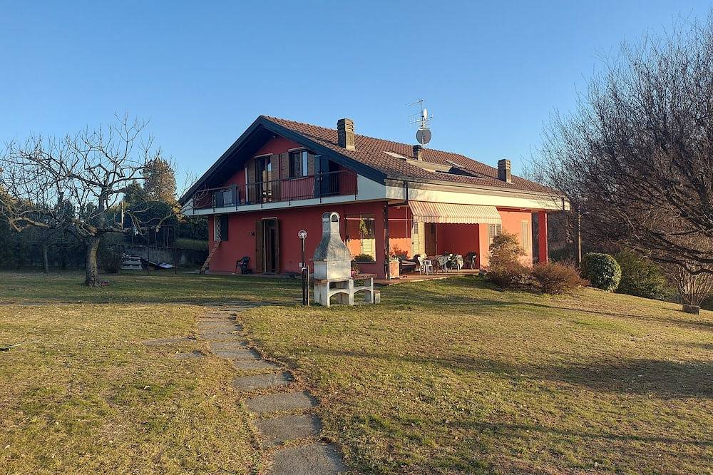 Appartamento intero, Appartamento Indipendente In Casa Singola in Biella, Provincia di Biella