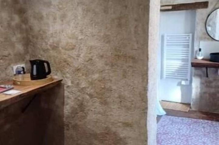 Room in 15th-century castle tower in Mauvières, Le Blanc und Umgebung