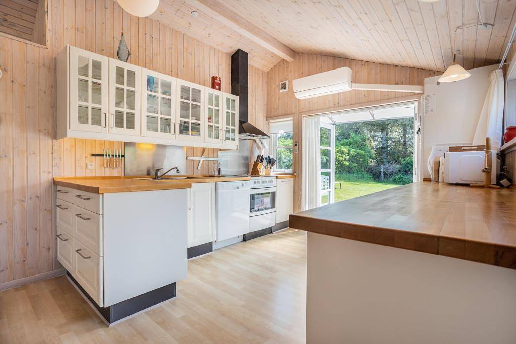 Dejligt feriehus med hyggelig atmosfære og gode terrasser in Løkken, Hjørring Kommune