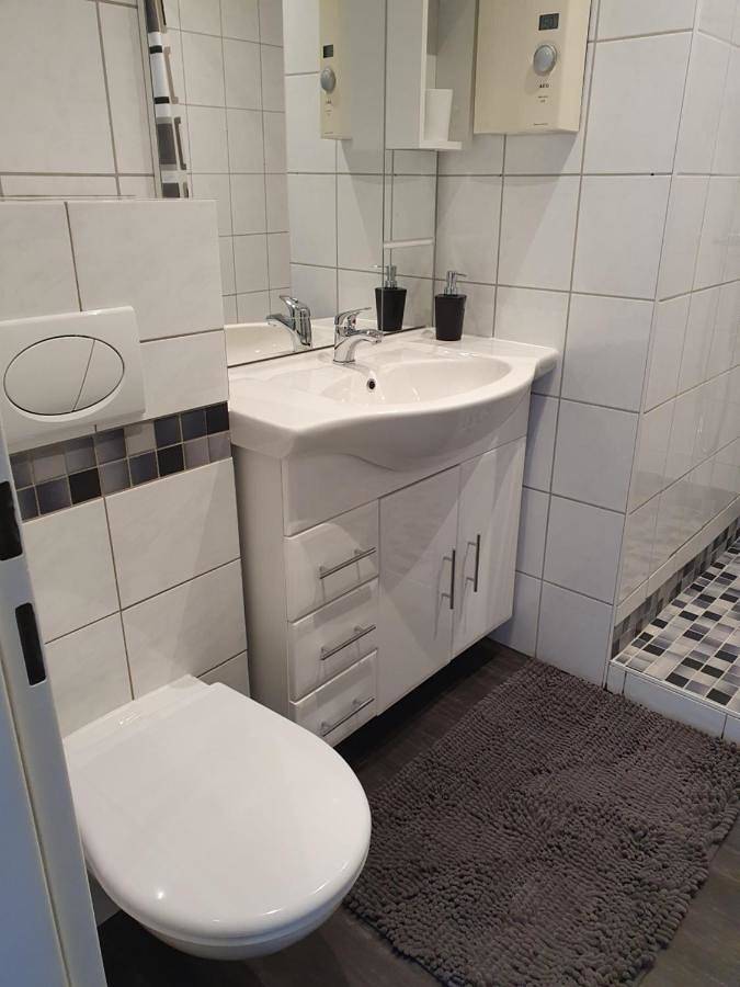 Ferienwohnung für 3 Personen, mit Terrasse und Ausblick in Halle (Westfalen)