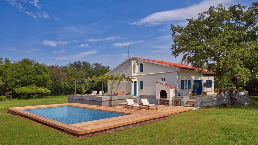 Ferienhaus für 8 Personen, mit Garten und Pool