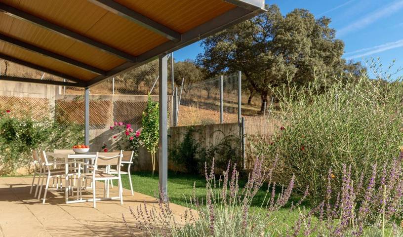 Casa de vacaciones para 7 personas, con vistas además de piscina y jardín en Sierra Norte de Sevilla - 4