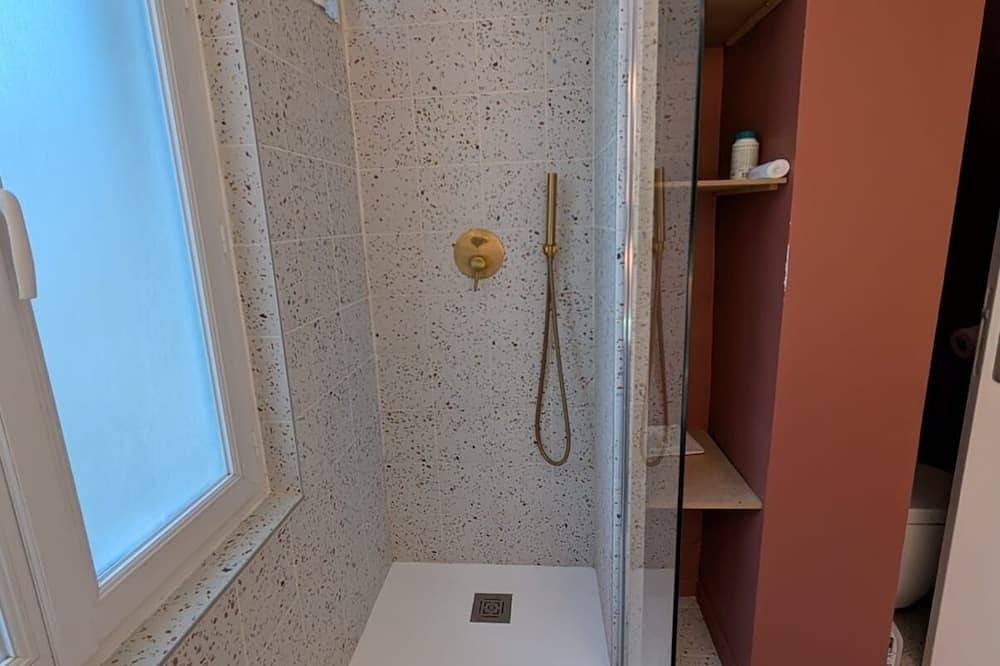 Entire apartment, 2-room apartment, 2 steps from Asnières station - 7 mn from Paris St Lazare in Asnières-sur-Seine, Hauts-de-Seine