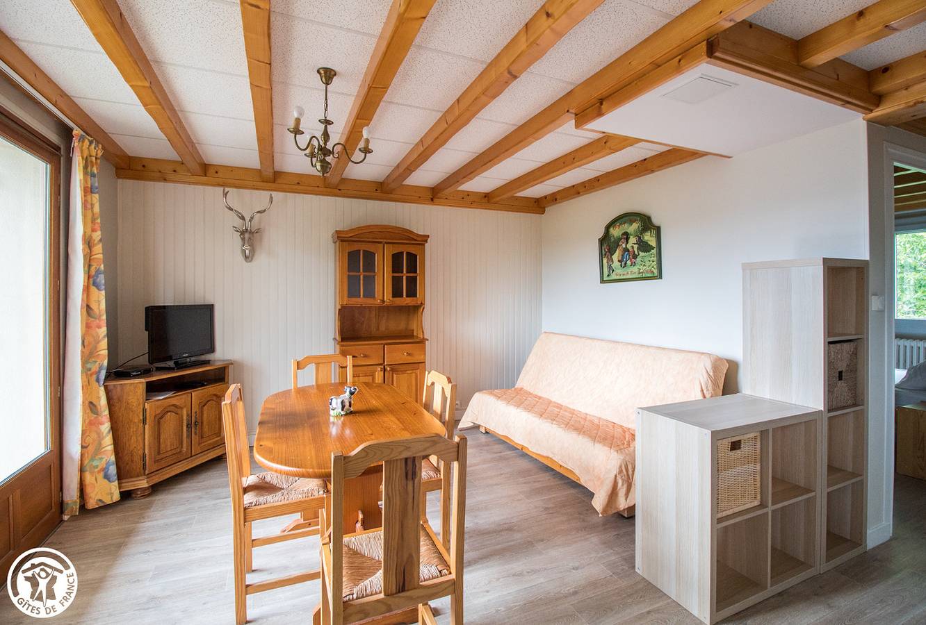 Villa fleurie Appartement n°3, 2ème étage in Besse-et-Saint-Anastaise, Parc naturel régional des Volcans d'Auvergne