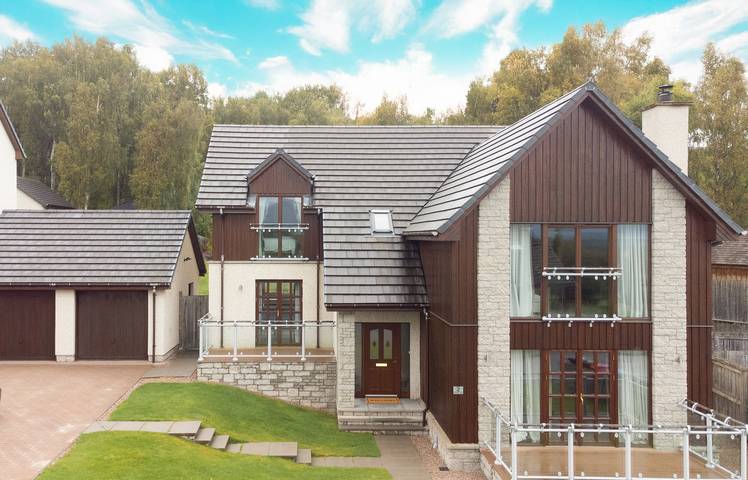 Location de vacances pour 8 personnes, avec jacuzzi et jardin, adapté aux familles à Aviemore - 2