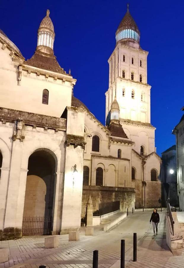 Gîte pour 4 personnes, avec vue ainsi que piscine et jardin à Villamblard - 4