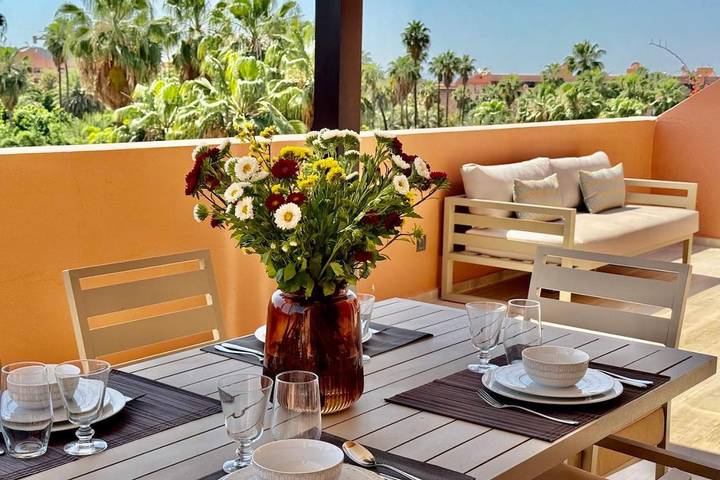 Gîte pour 4 personnes, avec terrasse ainsi que piscine et vue, animaux acceptés dans Jardin Majorelle Marrakech