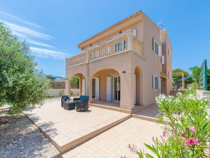 Finca für 8 Personen, mit Terrasse und Pool sowie Garten, kinderfreundlich - 1